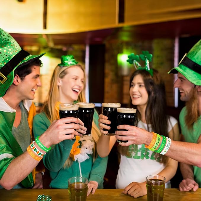 NEBURORA 72 Pcs St. Patrick's Day Rubber Bracelets Green Lucky Shamrock Silicone Wristbands for St Patricks Day Accessories Party Decoration Favors