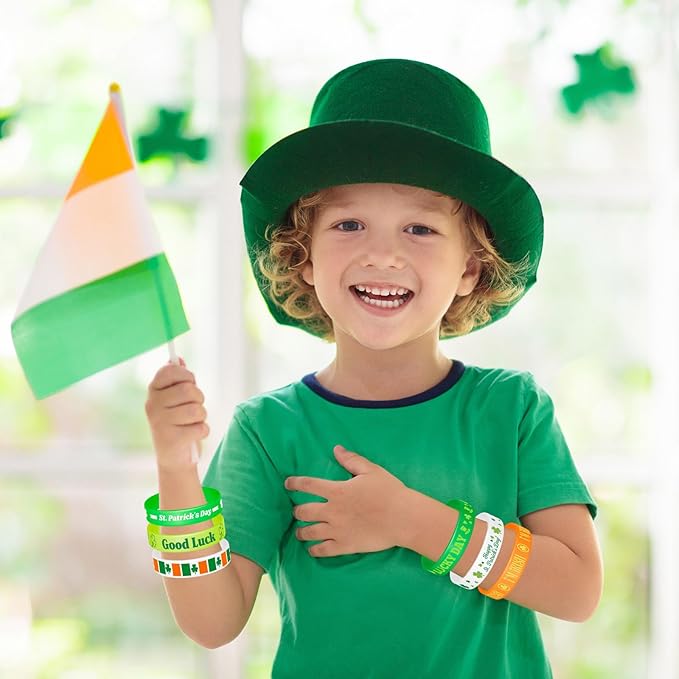 NEBURORA 72 Pcs St. Patrick's Day Rubber Bracelets Green Lucky Shamrock Silicone Wristbands for St Patricks Day Accessories Party Decoration Favors